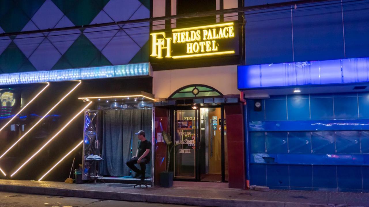 Fields Palace Hotel Angeles Exterior foto